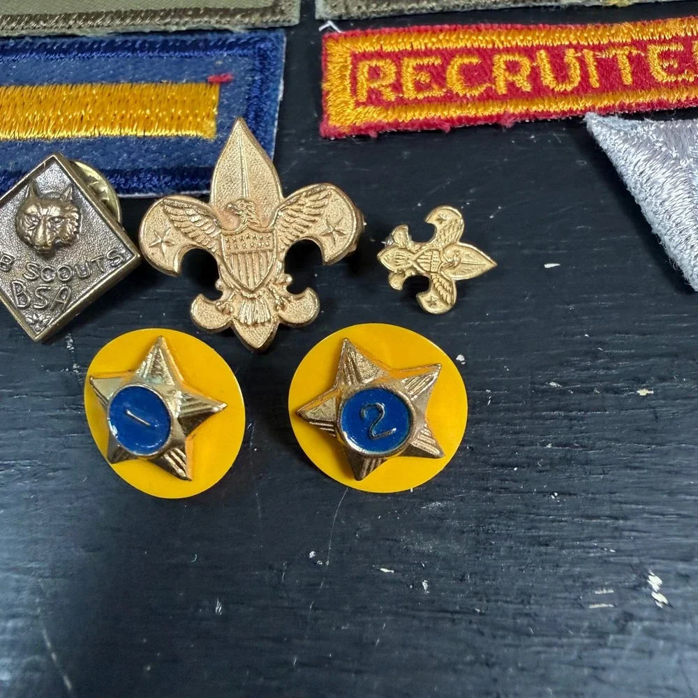 Boy Scouts of America BSA Vintage Mixed Lot Patches Pin Recruiter Cub Scout Bear